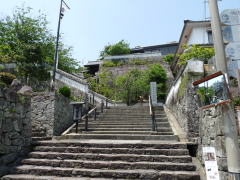 松浦史料博物館入口階段（下）